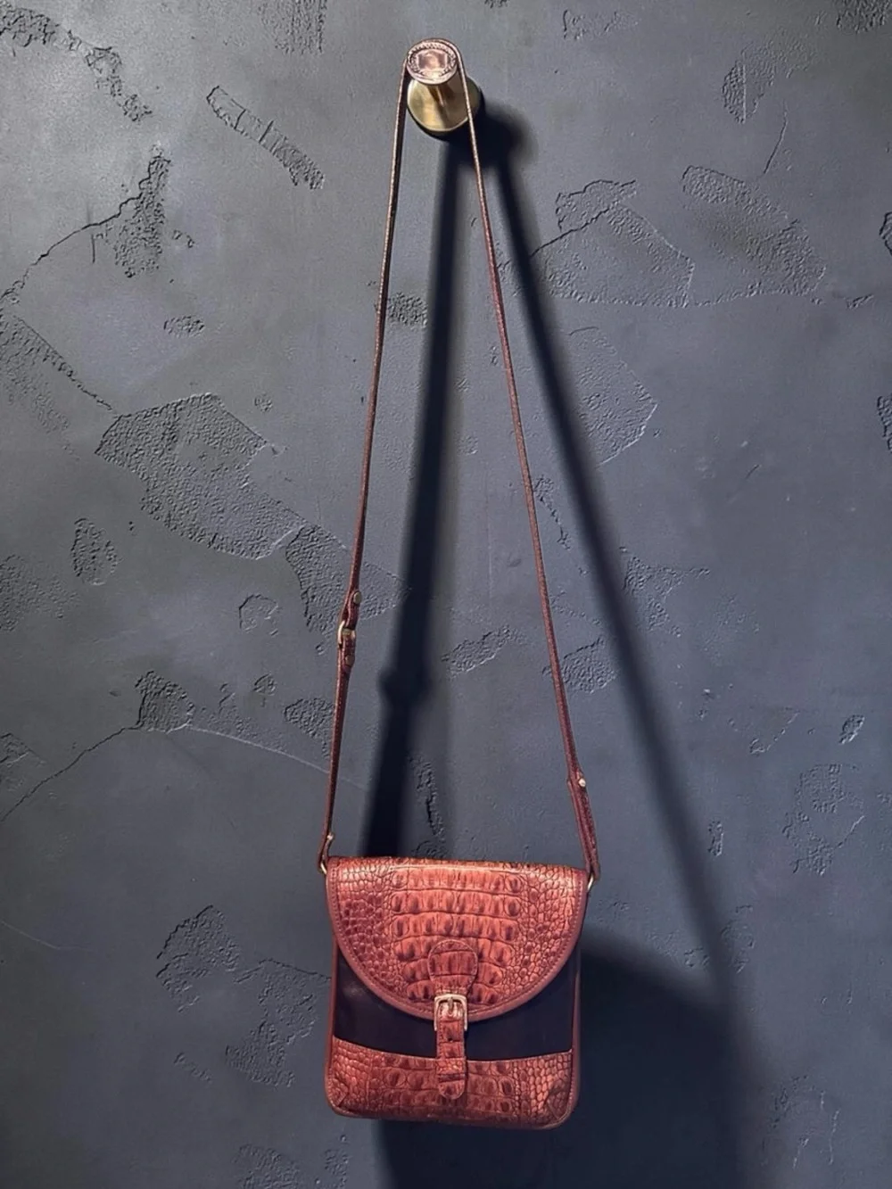 Brahmin Melbourne Croc Pecan & Black Crossbody Bag